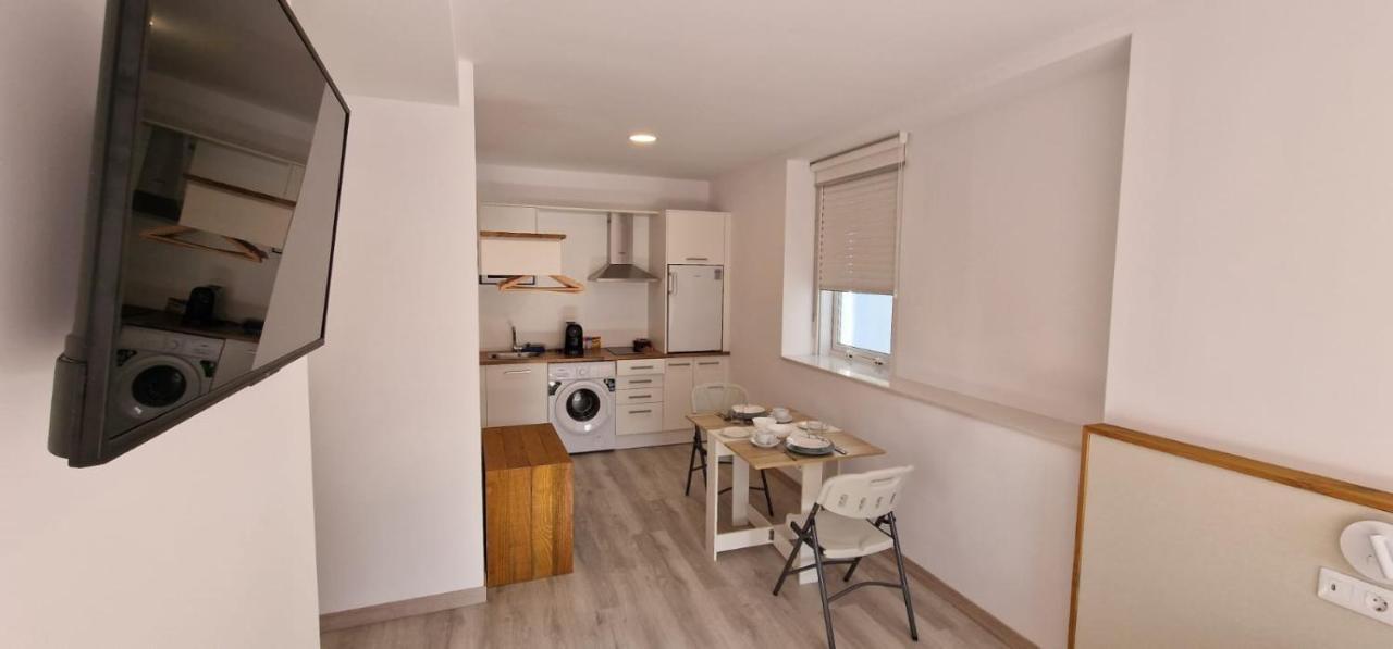 Estudios En Plaza Cabo Da Vila Centro ムシア エクステリア 写真