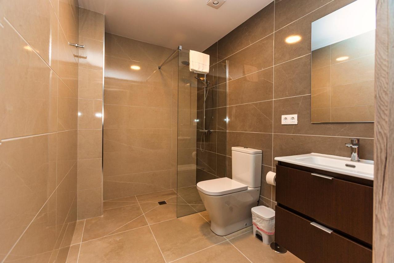 Estudios En Plaza Cabo Da Vila Centro ムシア エクステリア 写真